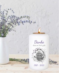 Blumenkranz ➥ Gedenkkerze mit Teelichthalter 